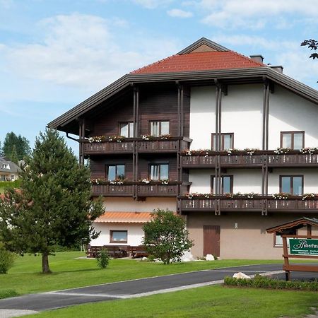 Готель Hubertushof Latschach ober dem Faakersee Екстер'єр фото